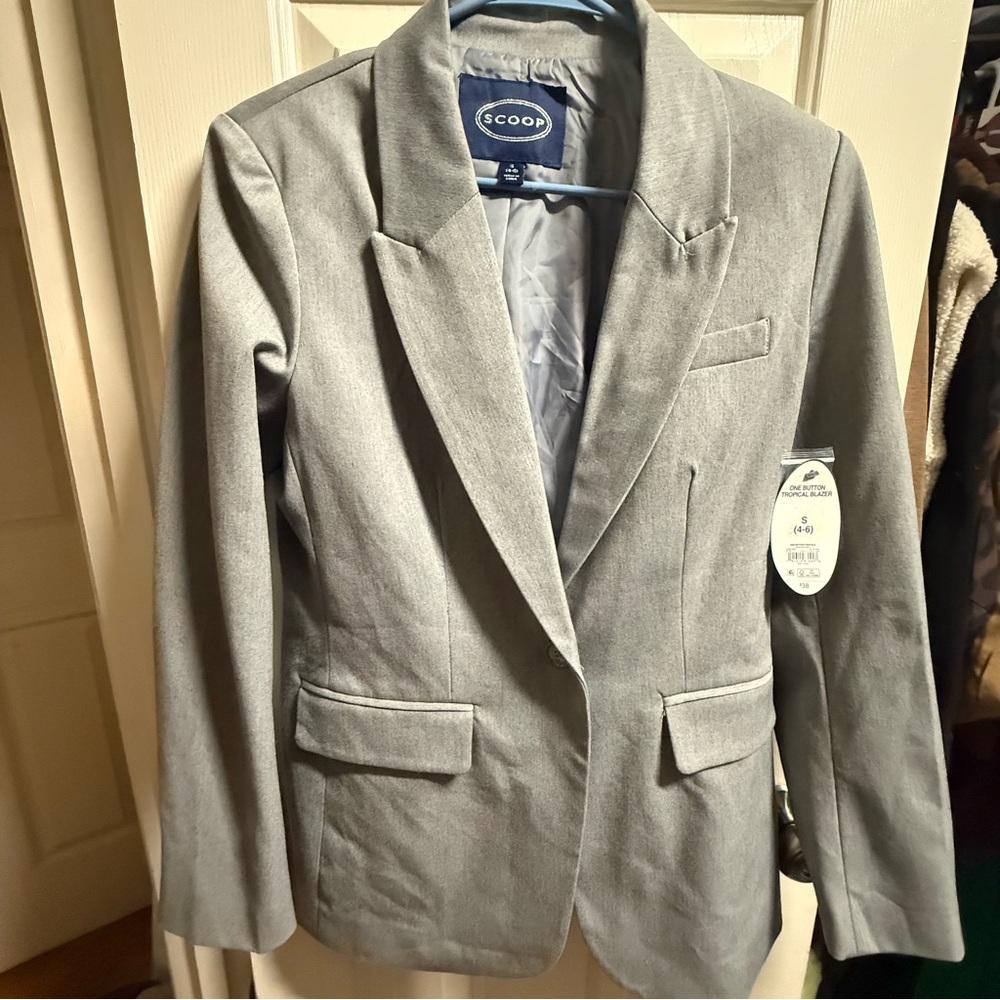 Scoop one button tropical Blazer Heather Gray. NWT
